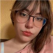 profesora que imparte clases a niños hasta la ESO, de asignaturas varias